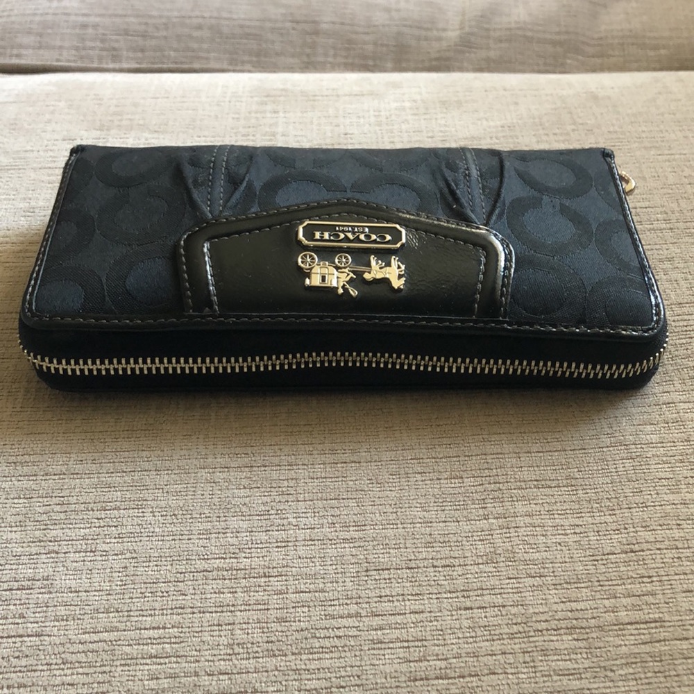 Coach Wallet - Picture 4 of 15